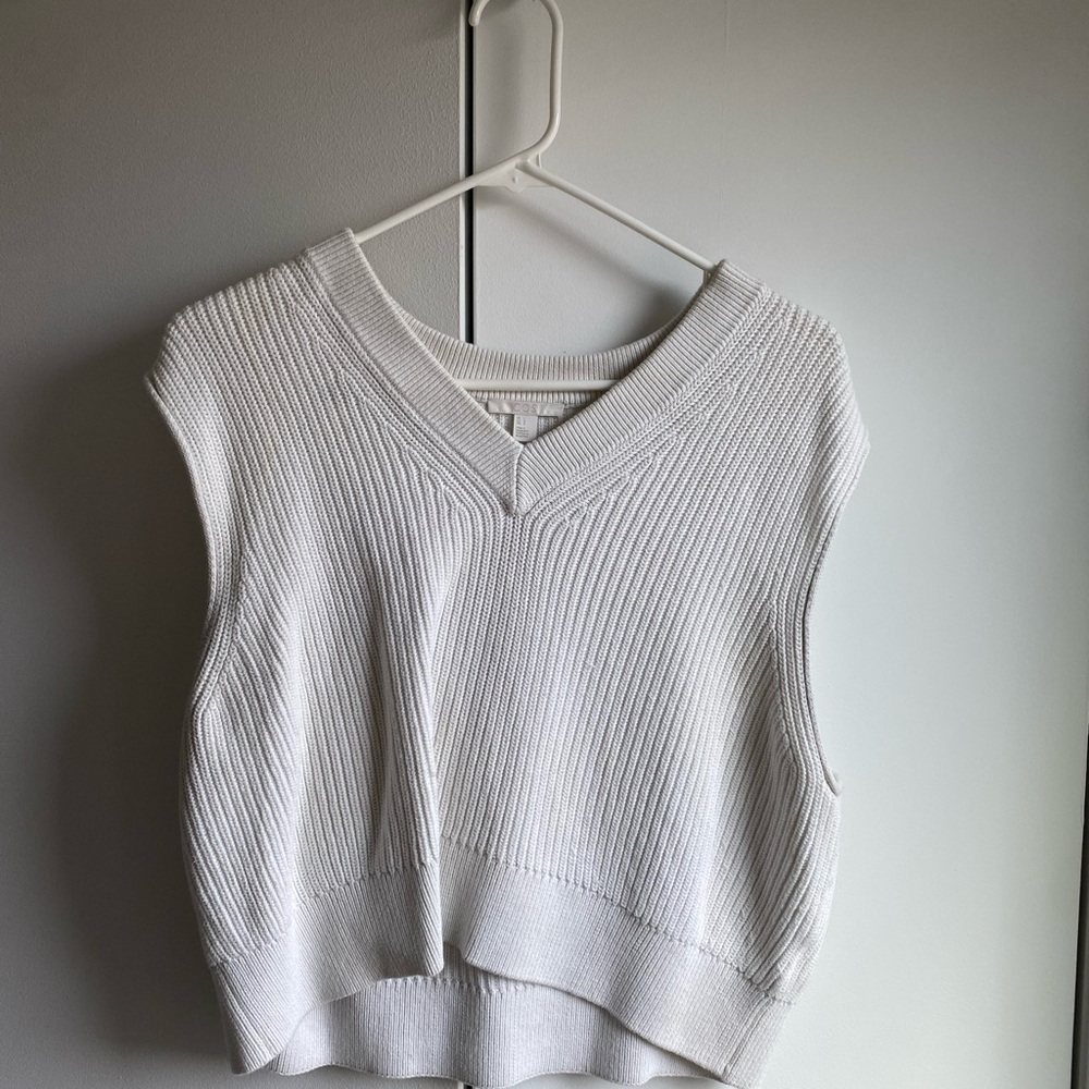 White V-Neck Sleeveless Sweater